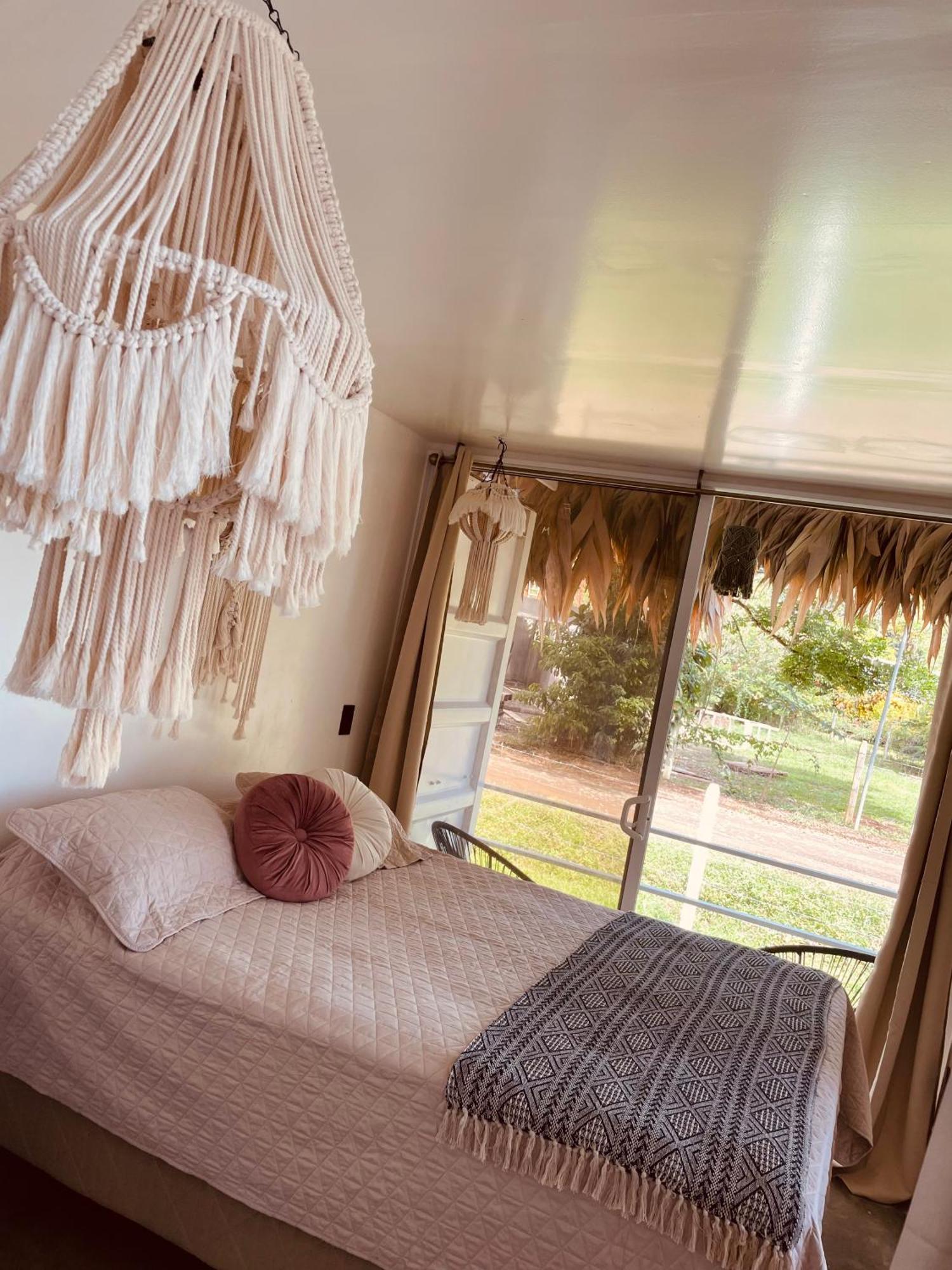 Casa Luce Bed and Breakfast Puerto Viejo de Talamanca Buitenkant foto